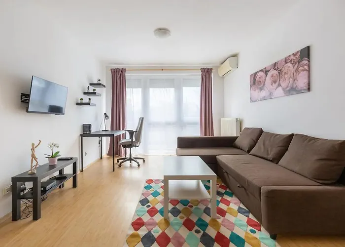 Private Home Office Apartment Near Keleti
