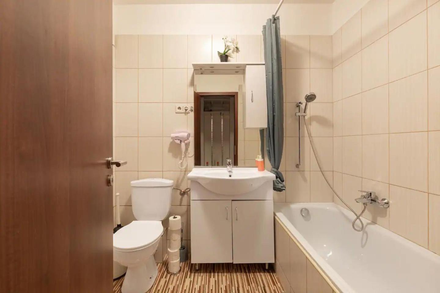 Private Office Near Keleti Apartamento *