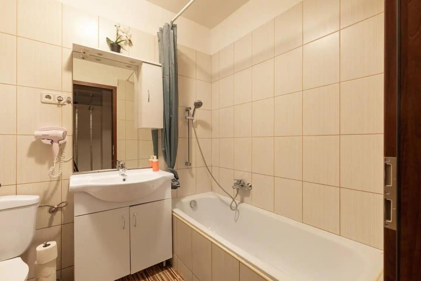 Private Office Near Keleti Apartment